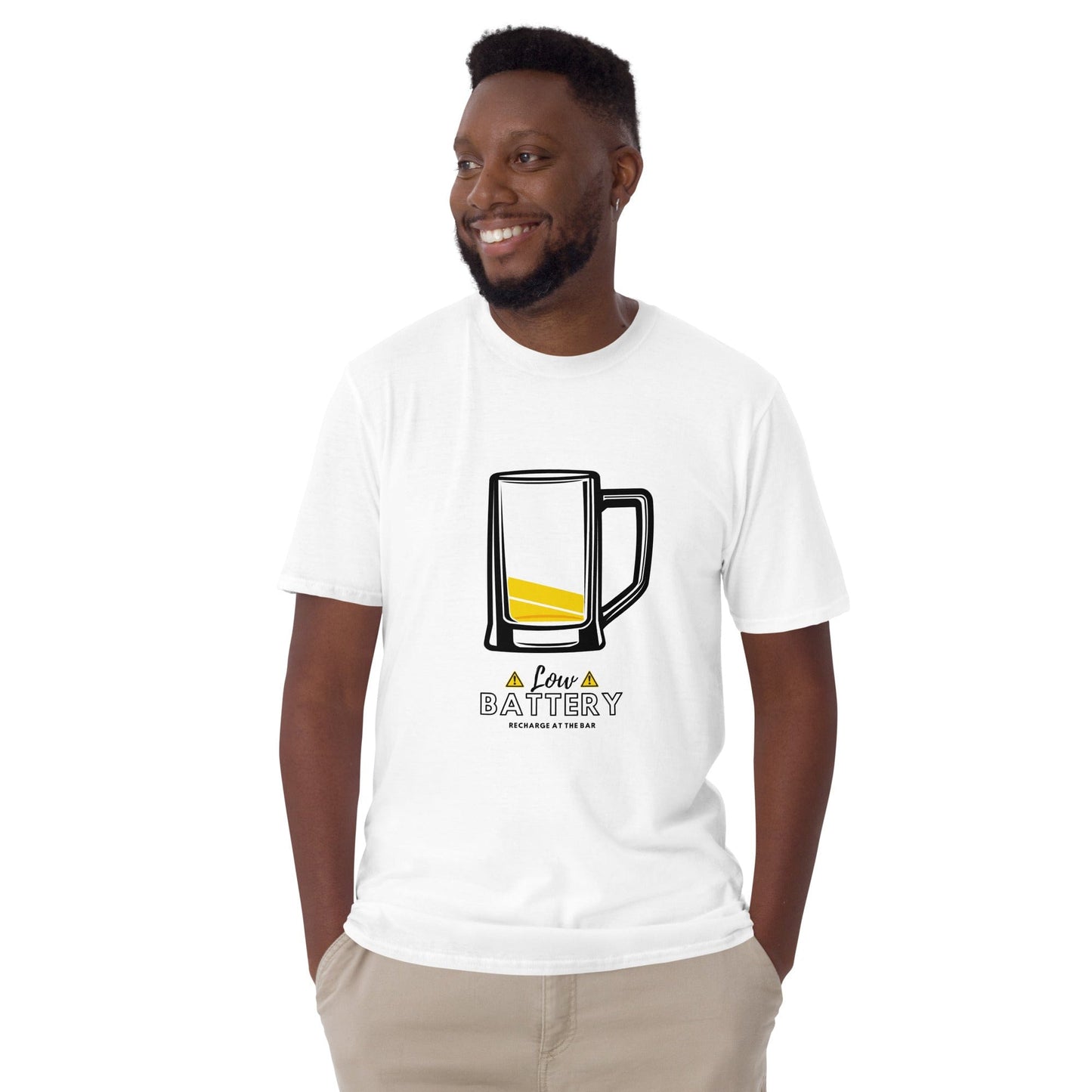 "Low Battery" Tee: Recarga Tu Estilo con Humor