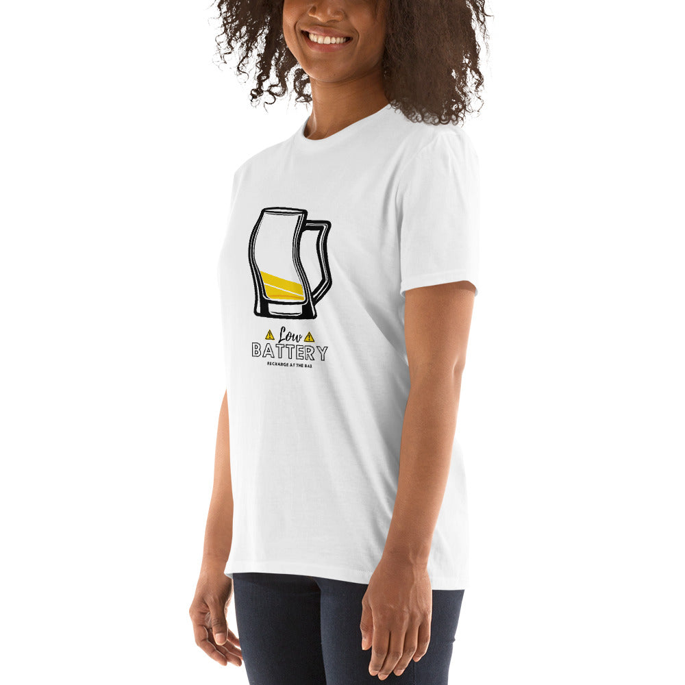 "Low Battery" Tee: Recarga Tu Estilo con Humor